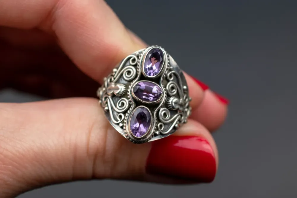 Bague femme en argent avec pierres précieuses